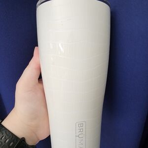 BrüMate White Tumbler